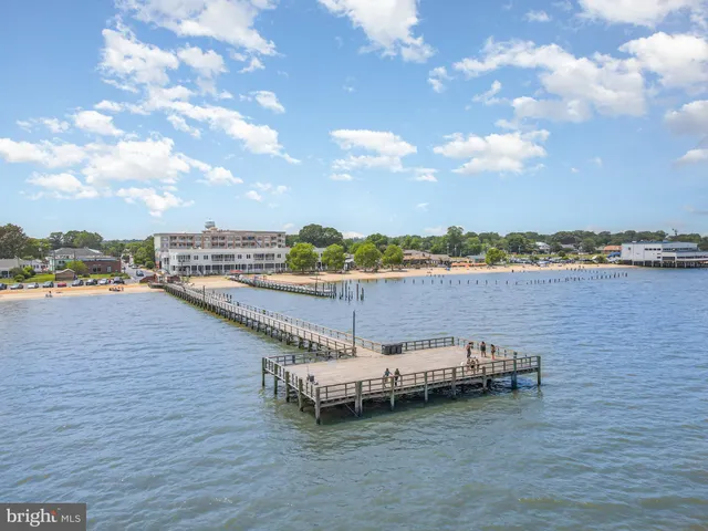 $2,000 | 530 Monroe Bay Avenue, Colonial Beach, VA 22443