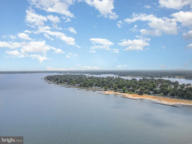 $2,000 | 530 Monroe Bay Avenue, Colonial Beach, VA 22443