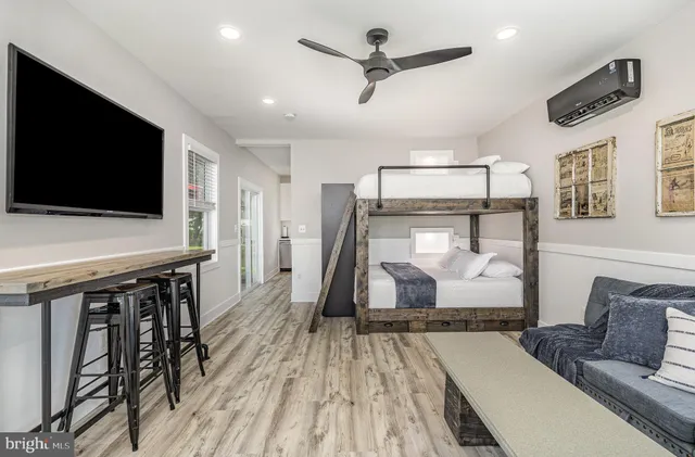 $2,000 | 530 Monroe Bay Avenue, Colonial Beach, VA 22443