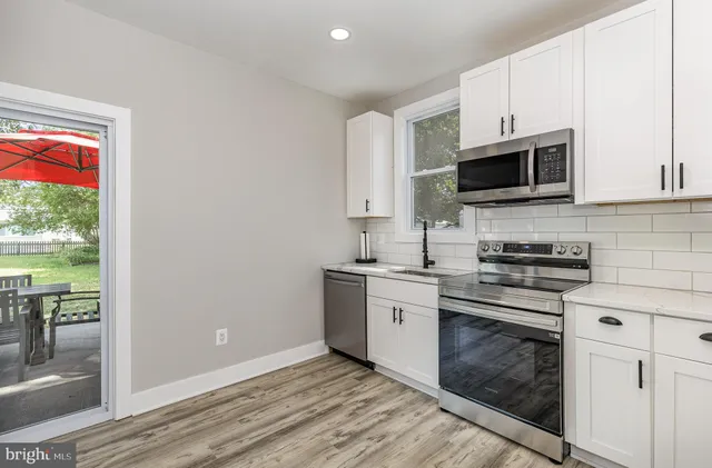 $2,000 | 530 Monroe Bay Avenue, Colonial Beach, VA 22443