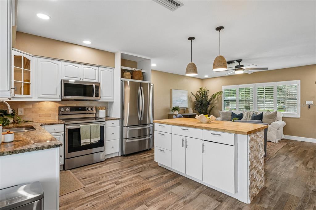 9725 48th Place North St. Petersburg, FL 33708 - Photo 19 of 51