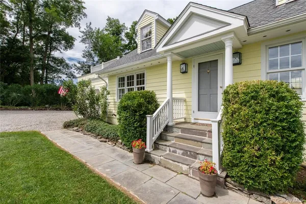 $800,000 | 247 North Mabbettsville Road, Millbrook, NY 12545