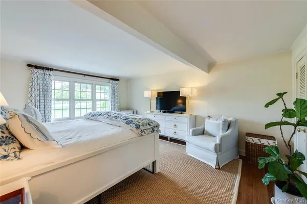 $800,000 | 247 North Mabbettsville Road, Millbrook, NY 12545