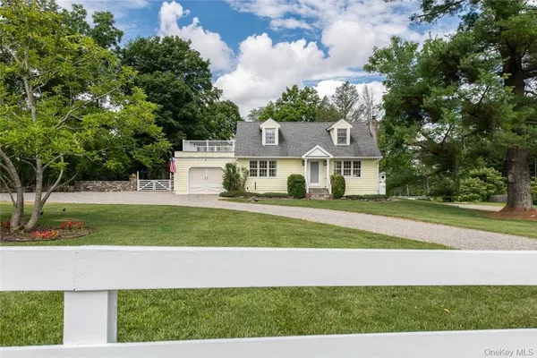 $800,000 | 247 North Mabbettsville Road, Millbrook, NY 12545
