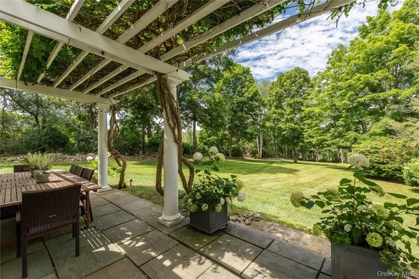 $800,000 | 247 North Mabbettsville Road, Millbrook, NY 12545