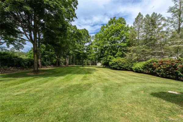 $800,000 | 247 North Mabbettsville Road, Millbrook, NY 12545