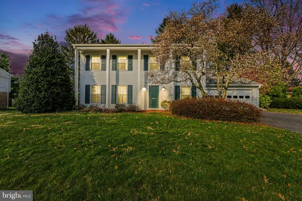 a view of a wooden floor with a wooden fence
