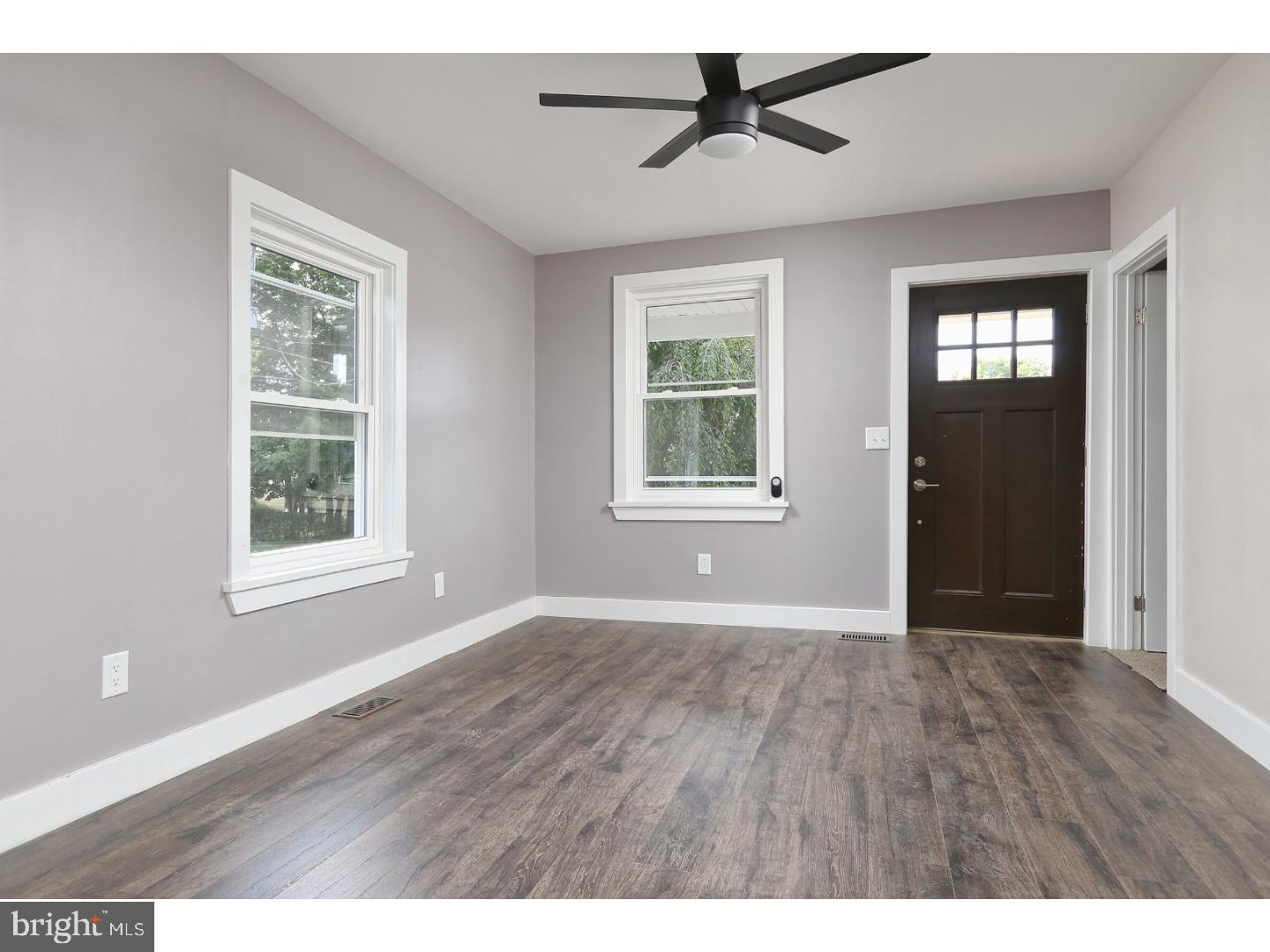 111 North Forklanding Road Maple Shade, NJ 08052 - Photo 8 of 20 Living Room