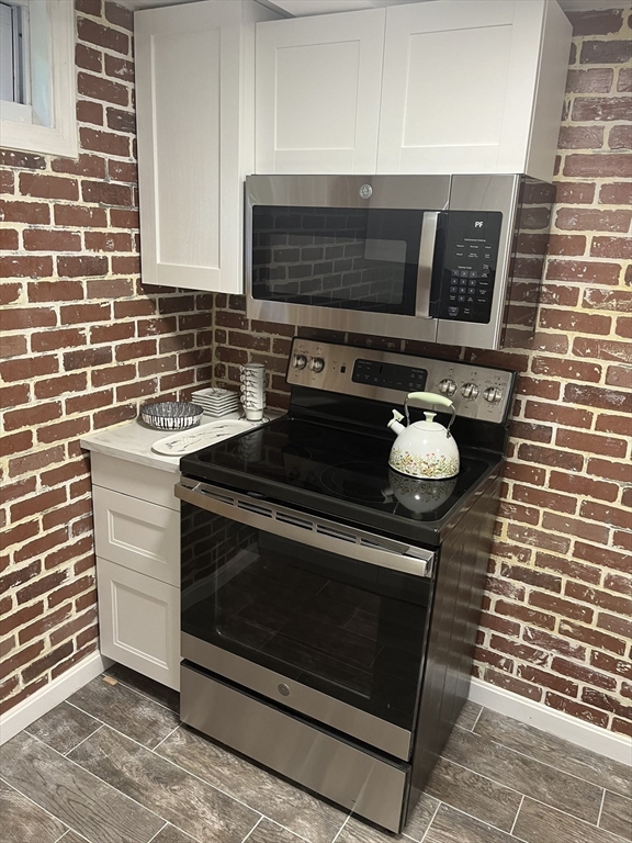 24 Leslie Road, Unit B Newton, MA 02466 - Photo 15 of 30