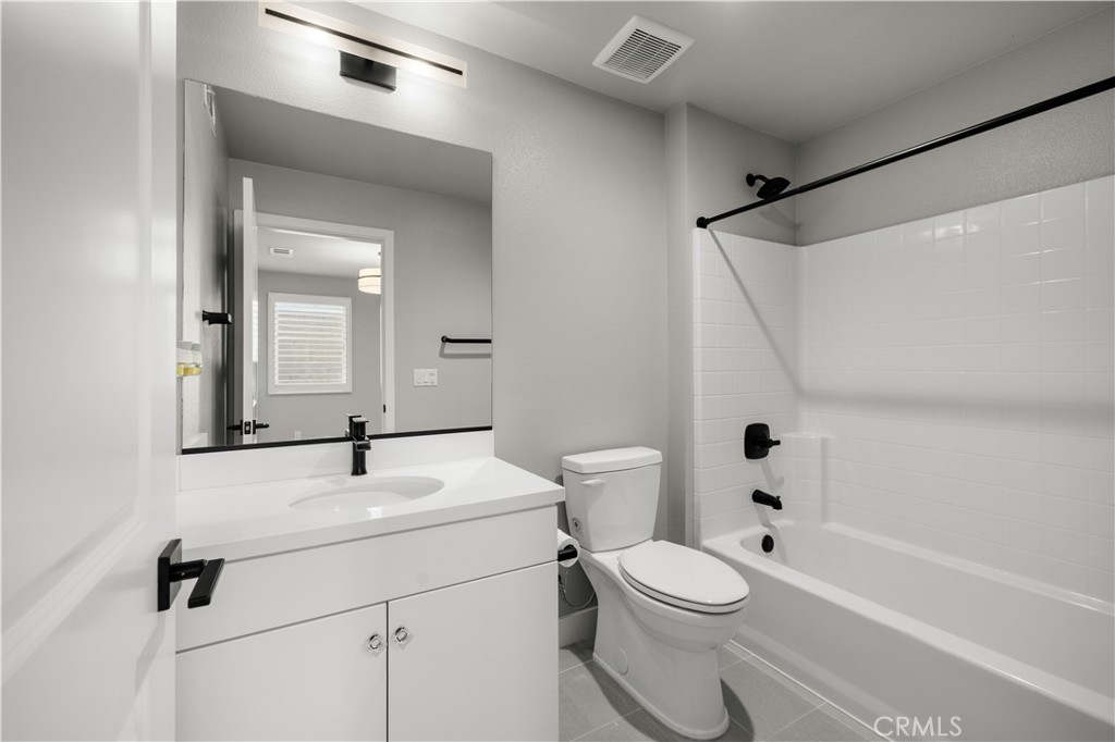 721 West Duarte Road, Unit B Monrovia, CA 91016 - Photo 14 of 24