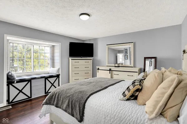 $225,000 | 9583 Bay Vista W Drive, Indianapolis, IN 46250