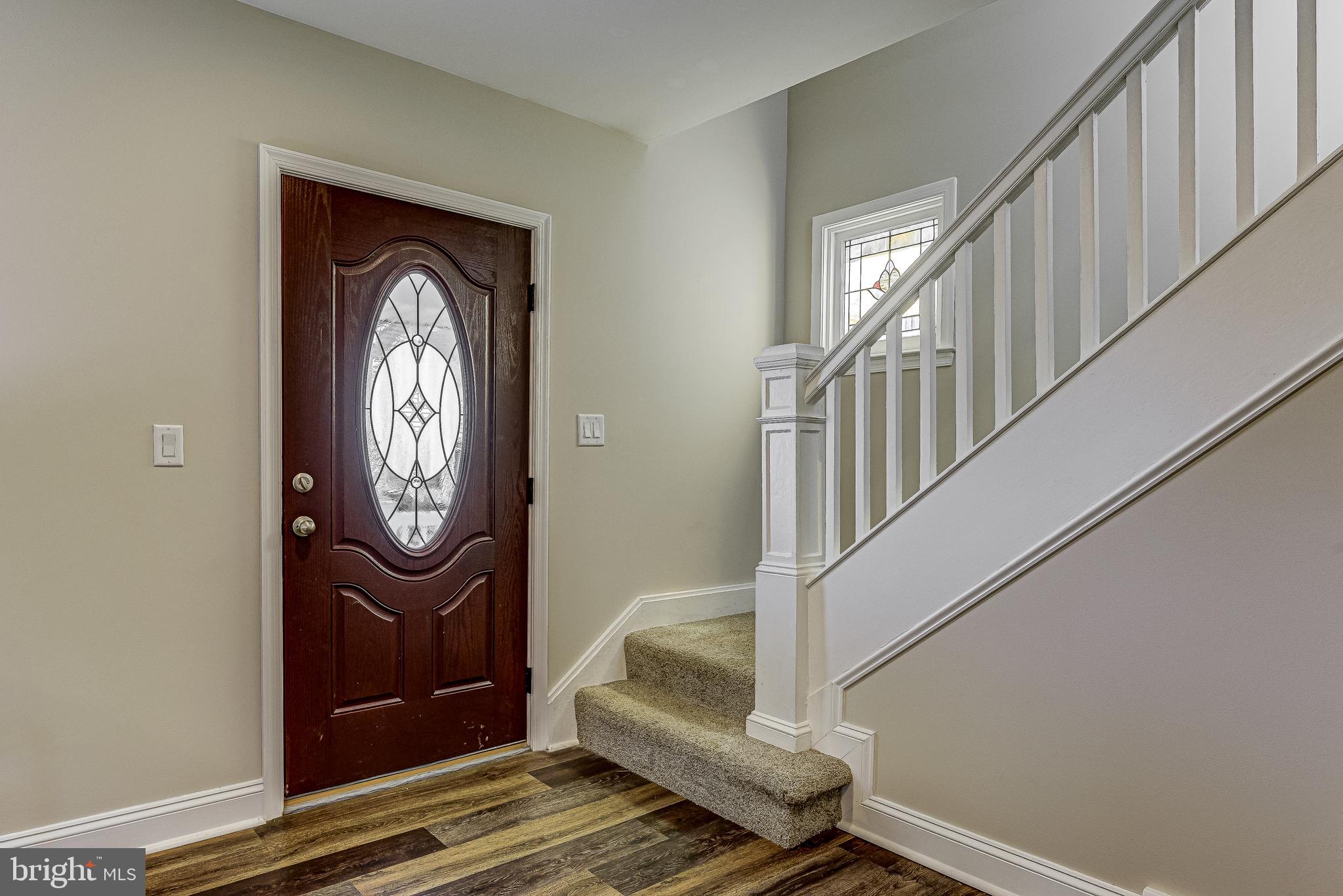 633 Cresswell Road Baltimore, MD 21225 - Photo 5 of 33 Foyer