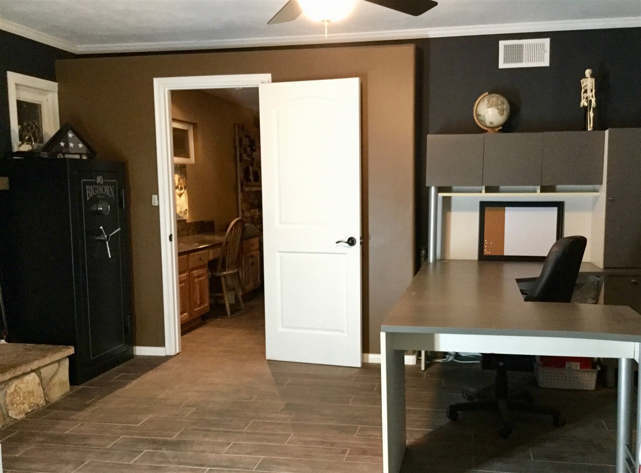 9901 Hawley Road El Cajon, CA 92021 - Photo 5 of 24 Gallery Image 5