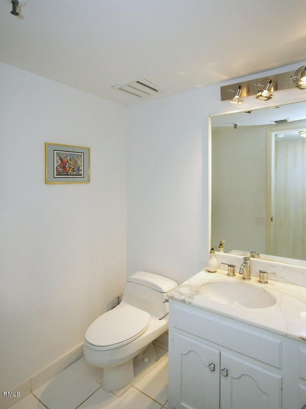 2000 North Ocean Boulevard, Unit 602 Boca Raton, FL 33431 - Photo 14 of 28 Guest Bath
