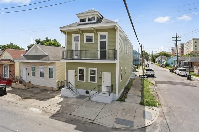 $2,100 | 3727 D'Hemecourt Street, Unit 3727, New Orleans, LA 70119
