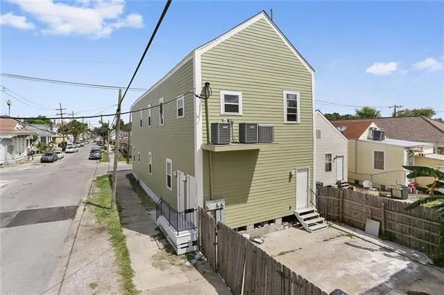 $2,100 | 3727 D'Hemecourt Street, Unit 3727, New Orleans, LA 70119