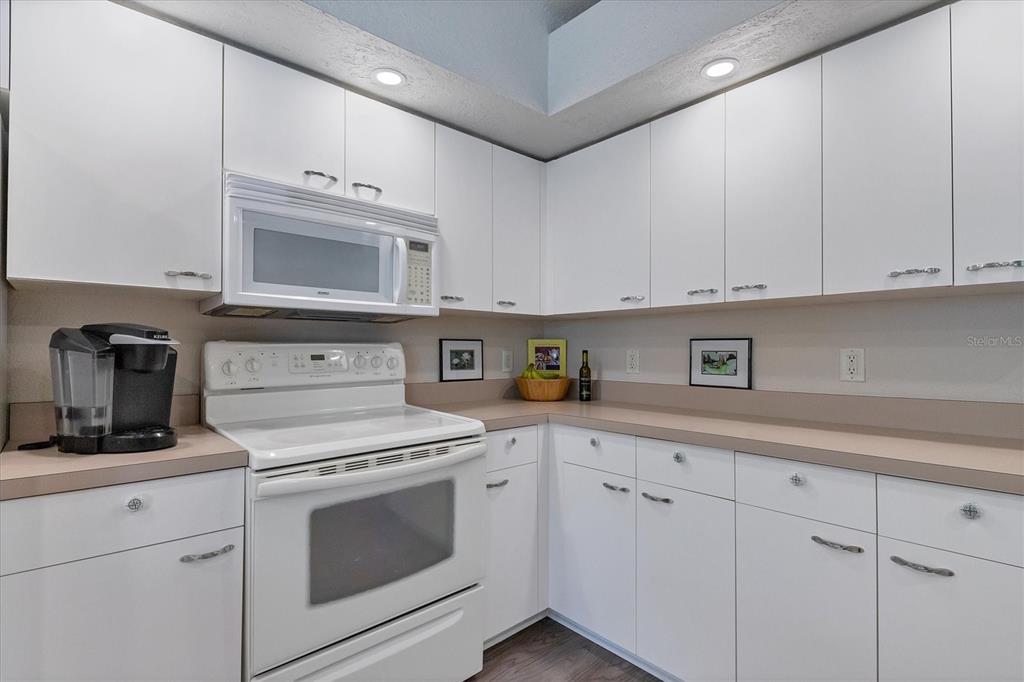 228 Wayne Road Rotonda West, FL 33947 - Photo 18 of 39