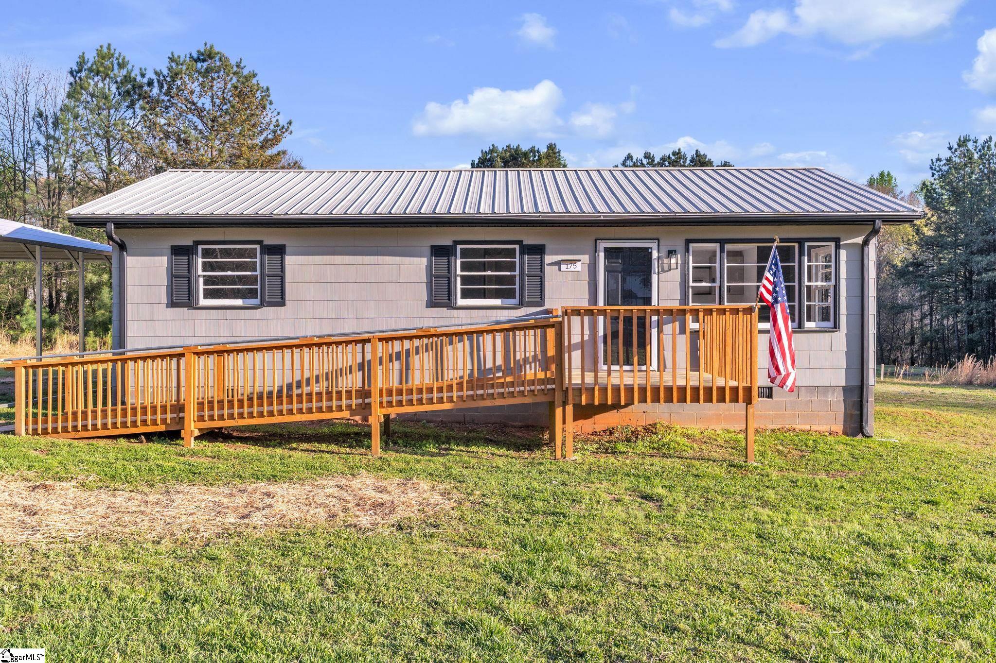 175 Blue Ridge Road Campobello, SC 29322 - Photo 2 of 28