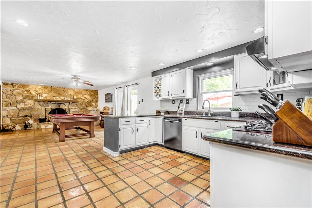 5703 Mifflin Road Pittsburgh, PA 15207 - Photo 7 of 25 Gallery Image 7