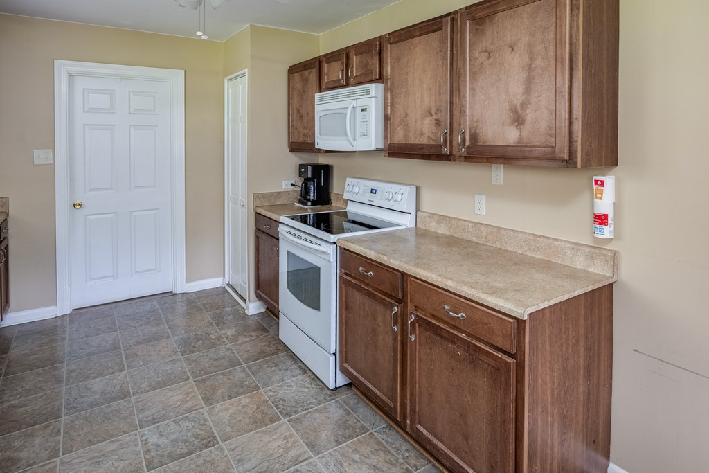 566 Clifton Road Sumter, SC 29153 - Photo 13 of 30 Gallery Image 13