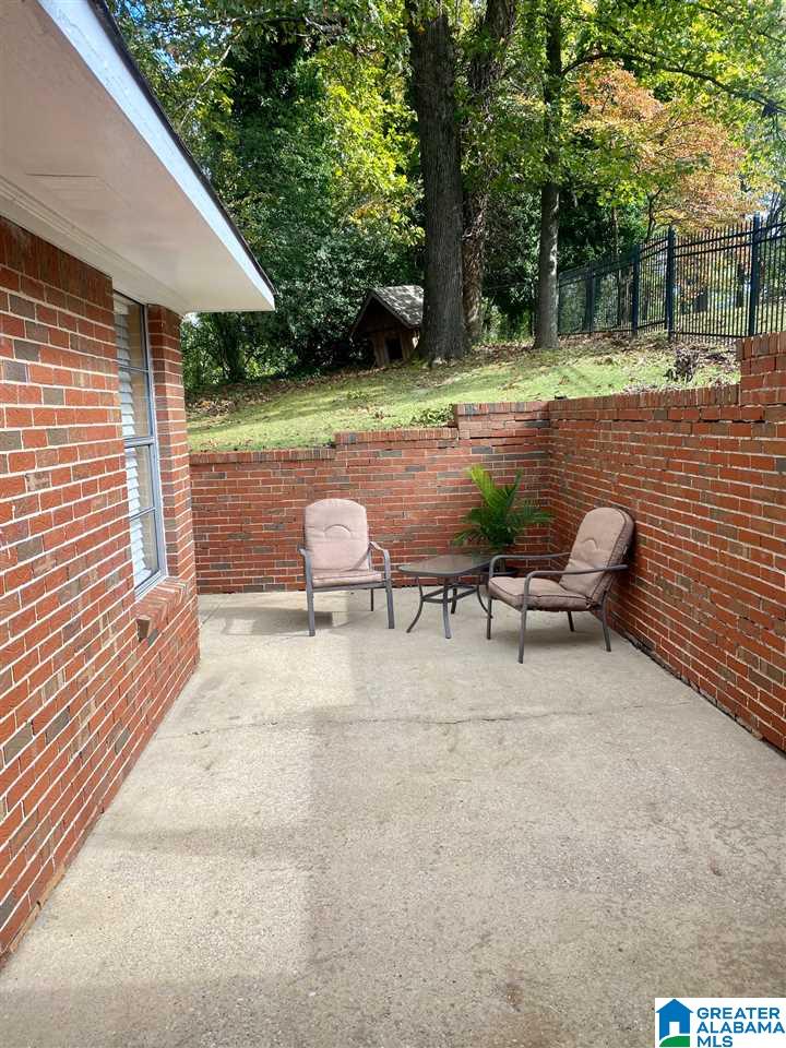 658 Ridge Top Circle Birmingham, AL 35206 - Photo 5 of 6