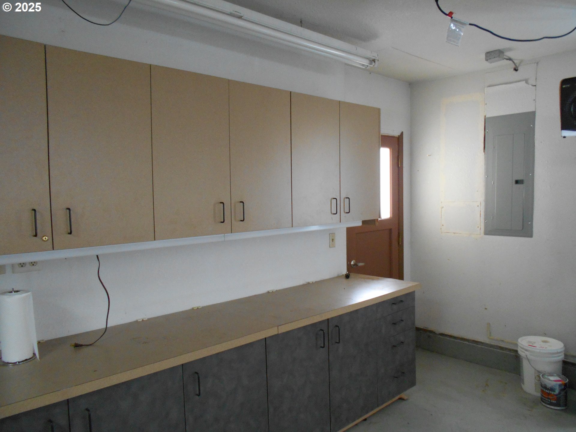 4565 Souza Street Eugene, OR 97402 - Photo 42 of 43 a room with a cabinet and storage