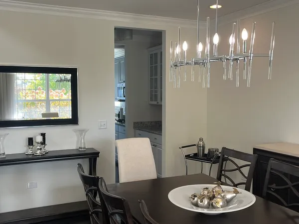 $6,000 | 16W764 Hawthorne Court, Willowbrook, IL 60527