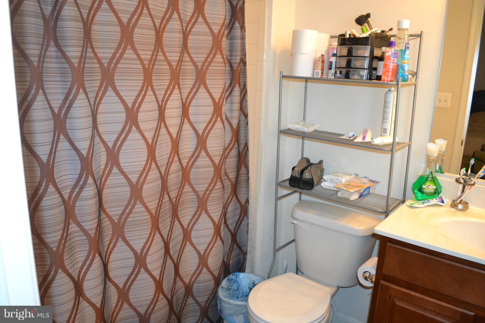 3608 Bancroft Road Baltimore, MD 21215 - Photo 12 of 18 Hall Bath