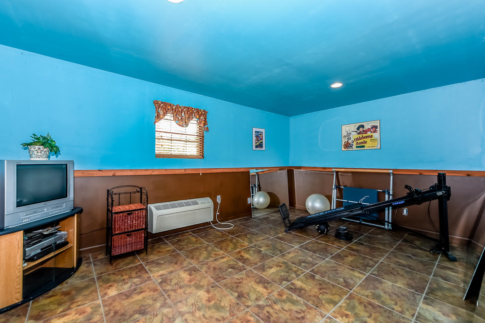 6325 Morganton Road Greenback, TN 37742 - Photo 35 of 40 Fitness room