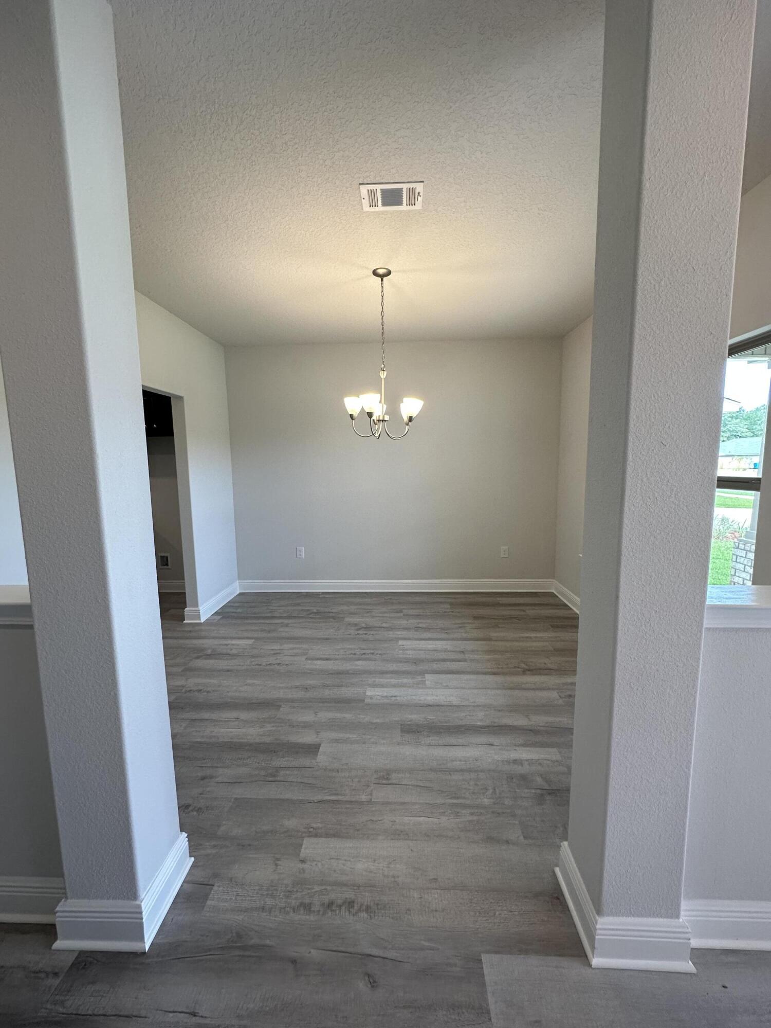 140 Ridgeway Circle Crestview, FL 32536 - Photo 6 of 26 IMG_6170