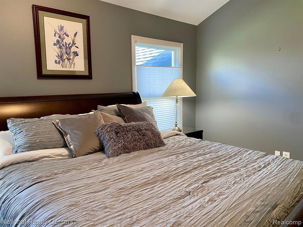 4199 Oak Tree Circle Rochester, MI 48306 - Photo 31 of 47