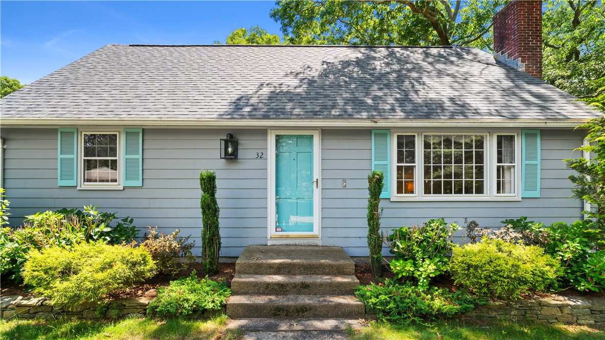 32 Short Road North Kingstown, RI 02852 - Photo 4 of 42 Gallery Image 4
