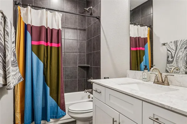 $2,100 | 1304 Beach Drive, Pelican Bay, TX 76020