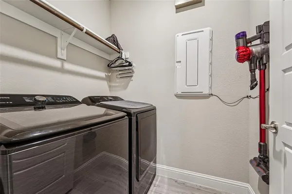 $2,100 | 1304 Beach Drive, Pelican Bay, TX 76020