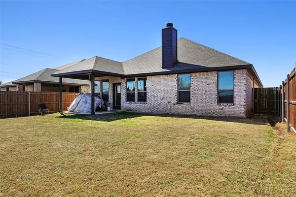 $2,100 | 1304 Beach Drive, Pelican Bay, TX 76020