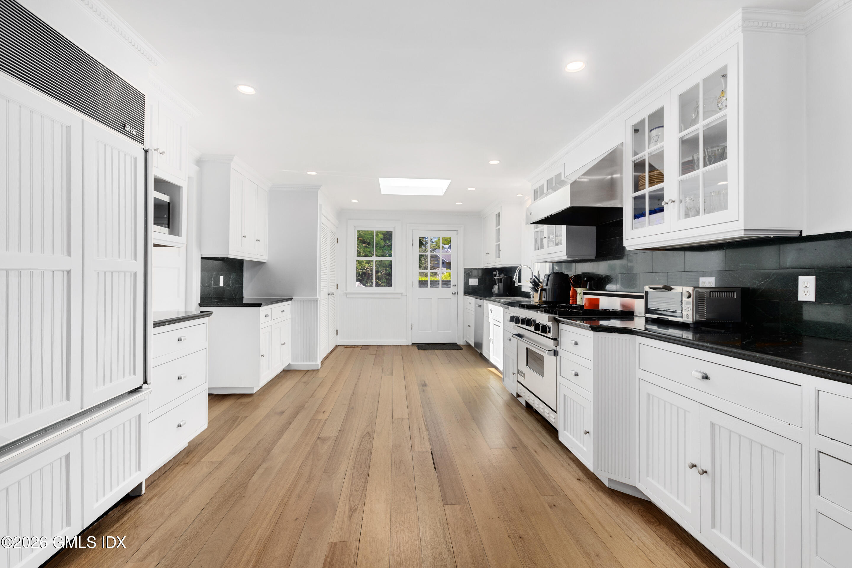 96 Indian Head Road Riverside, CT 06878 - Photo 7 of 21 Kitchen