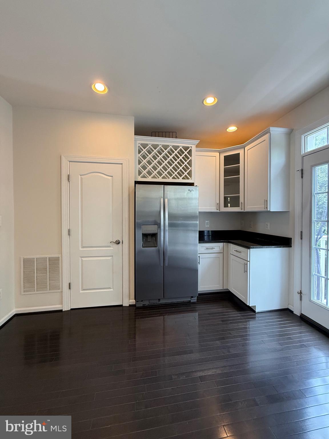 7476 Riding Meadow Way Manassas, VA 20111 - Photo 2 of 28 Kitchen