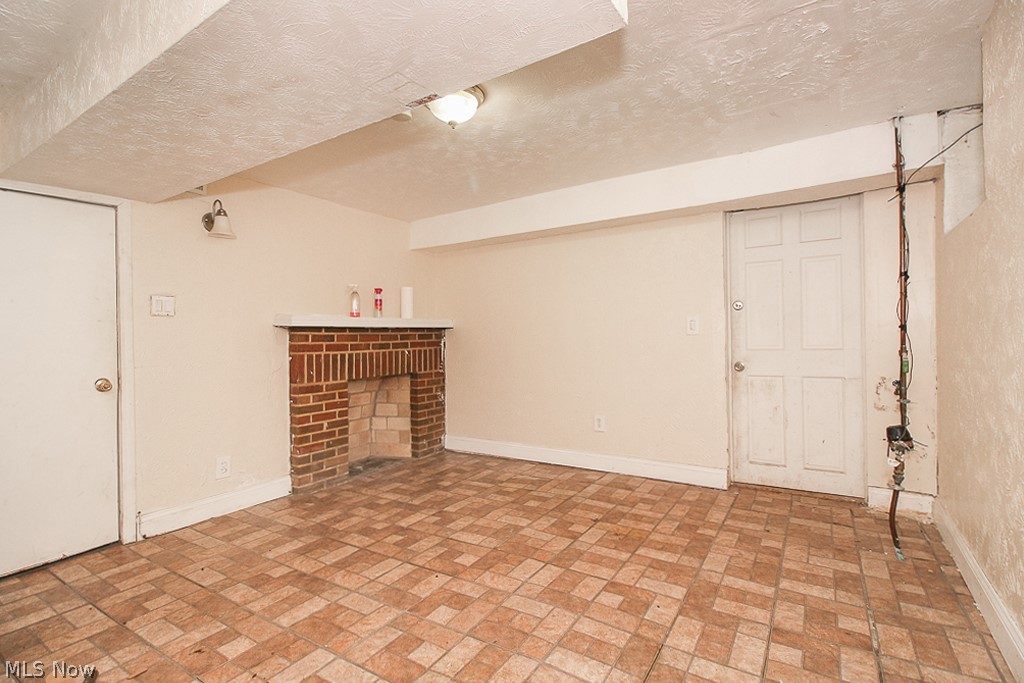 2050 Staunton Road Cleveland, OH 44118 - Photo 30 of 35