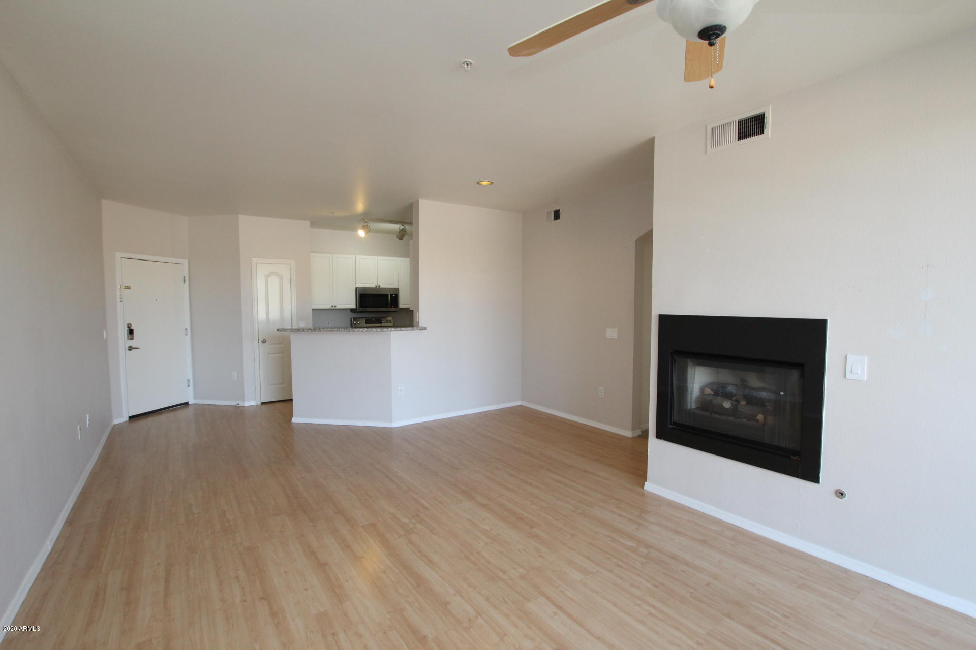 1701 East Colter Street, Unit 343 Phoenix, AZ 85016 - Photo 4 of 16 IMG_2779