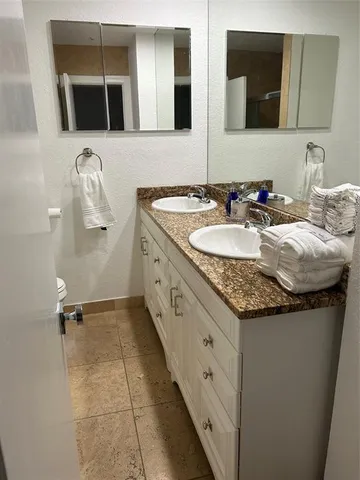 $10,000 | 4431 Northeast 28th Avenue, Lighthouse Point, FL 33064