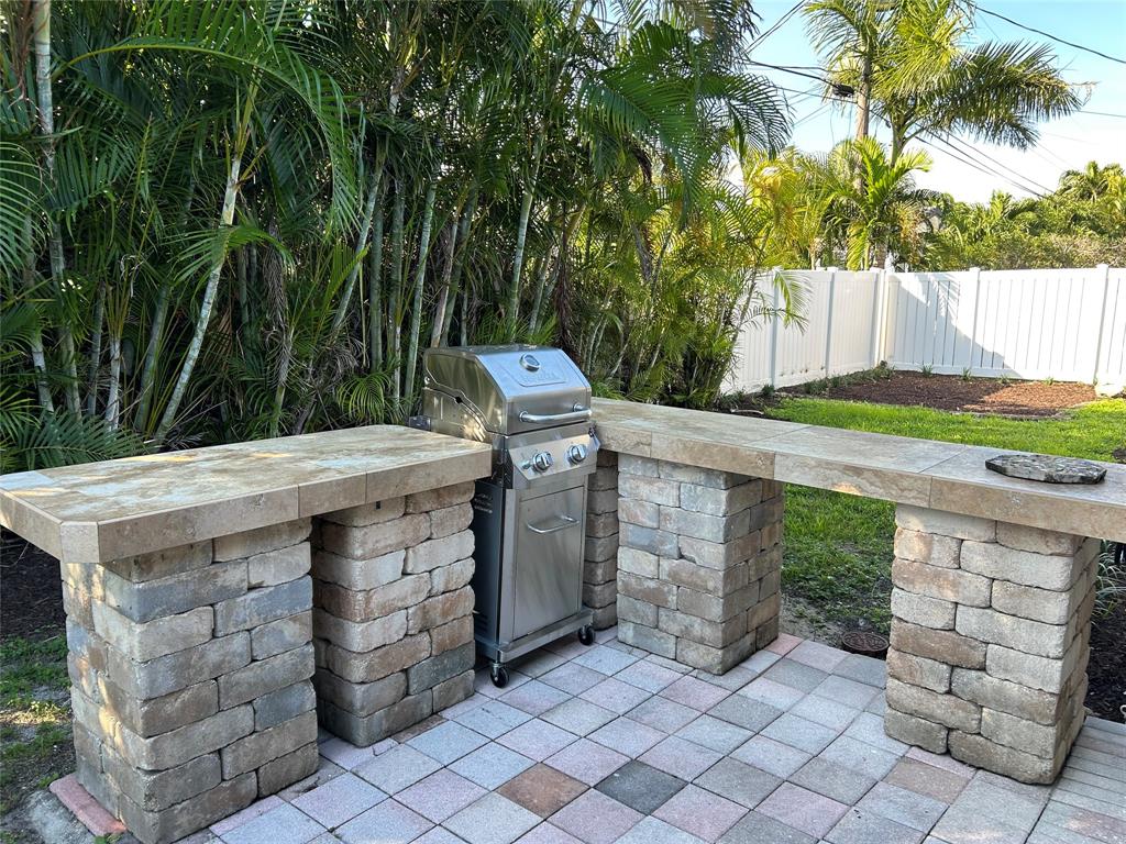 4431 Northeast 28th Avenue Lighthouse Point, FL 33064 - Photo 30 of 32