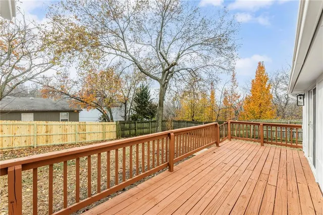 $300,000 | 13305 West 51st Street, Shawnee, KS 66216