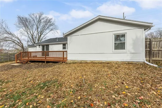 $300,000 | 13305 West 51st Street, Shawnee, KS 66216