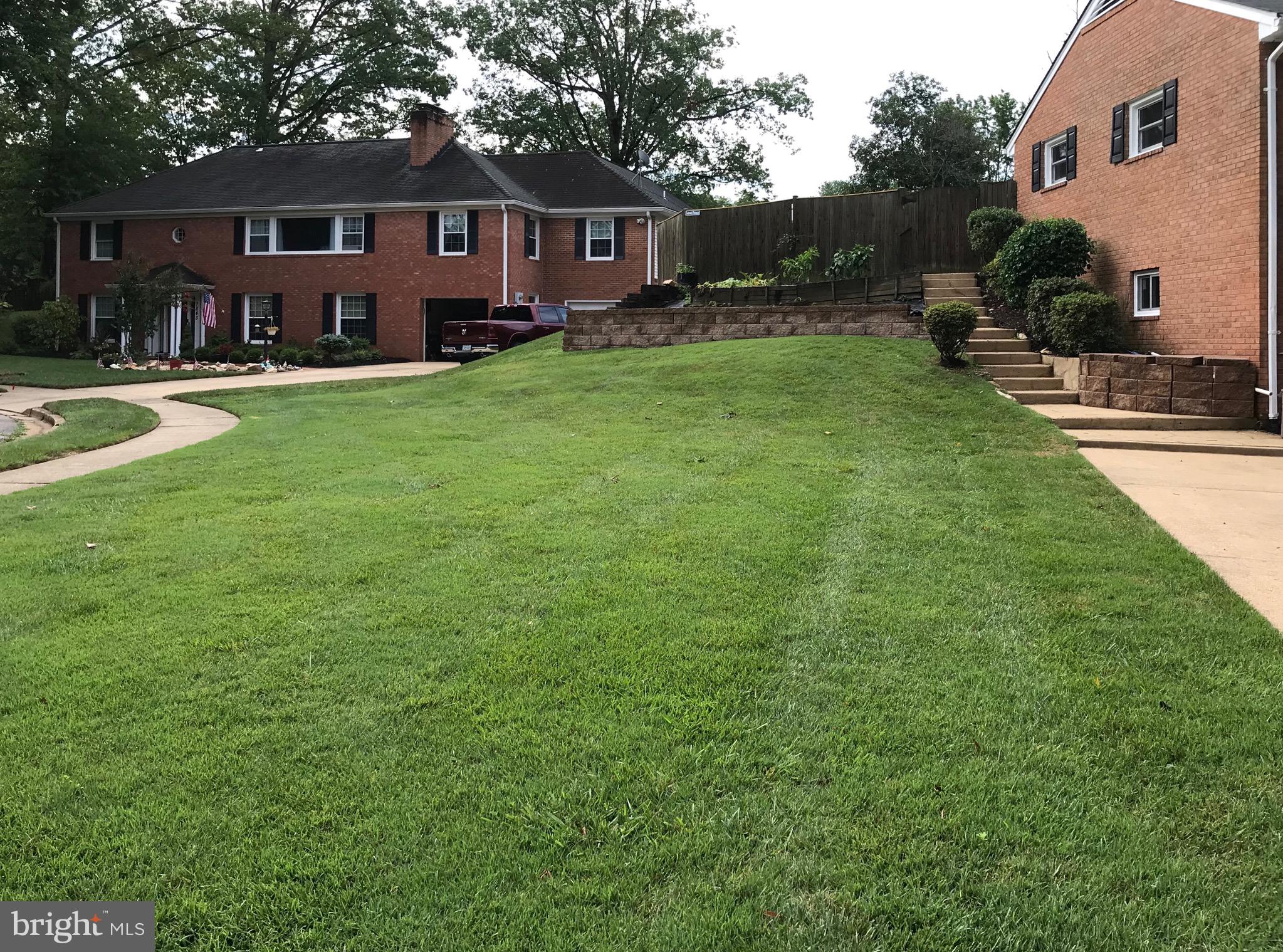 7845 Doane Court Springfield, VA 22152 - Photo 42 of 43 Large Side Yards