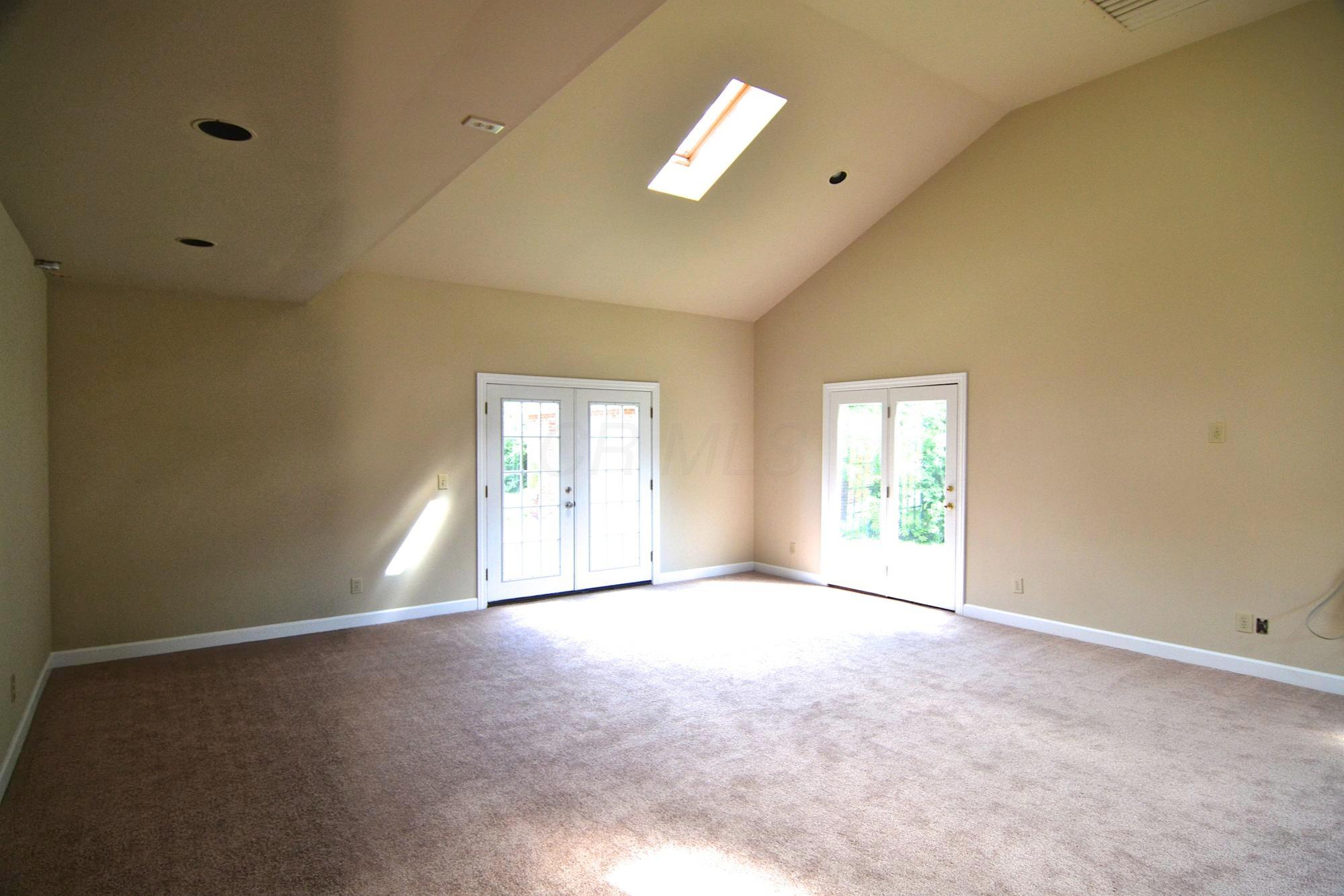 2874 Mt Holyoke Road, Unit 76 Columbus, OH 43221 - Photo 5 of 13