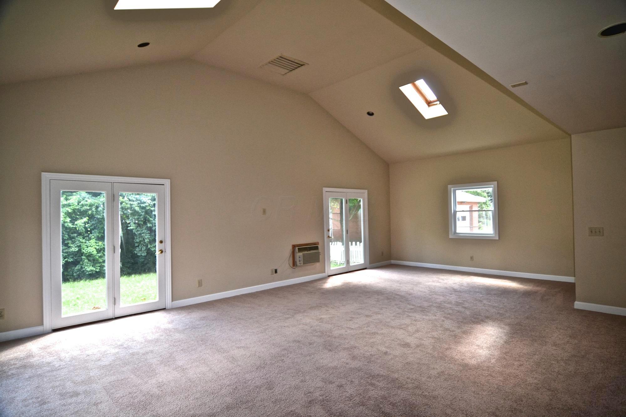 2874 Mt Holyoke Road, Unit 76 Columbus, OH 43221 - Photo 6 of 13