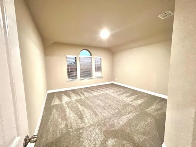 $2,490 | 537 Hillcrest Circle, Justin, TX 76247