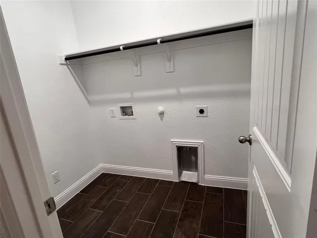 $2,490 | 537 Hillcrest Circle, Justin, TX 76247