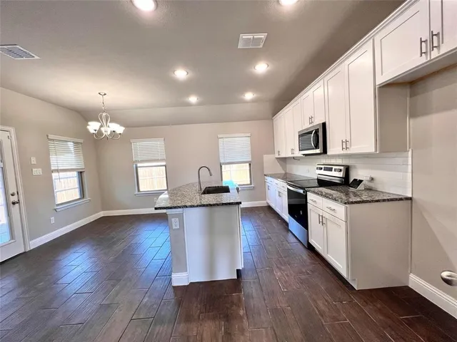 $2,490 | 537 Hillcrest Circle, Justin, TX 76247