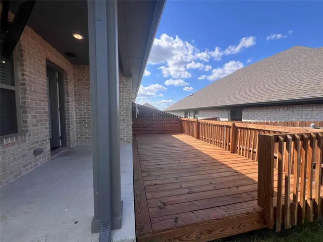 $2,490 | 537 Hillcrest Circle, Justin, TX 76247